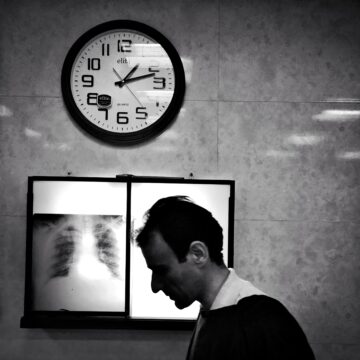 three o’clock in the hospital 